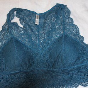 NEVER WORN - Lace Racer Back Cami
